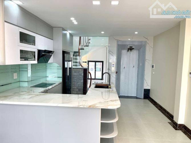 BÁN NHÀ ĐẲNG CẤP 8 TẦNG TẠI LONG BIÊN - GIÁ CHỈ 20 TỶ  🏡 Gara ô tô - Thang máy hiện đại - - 2