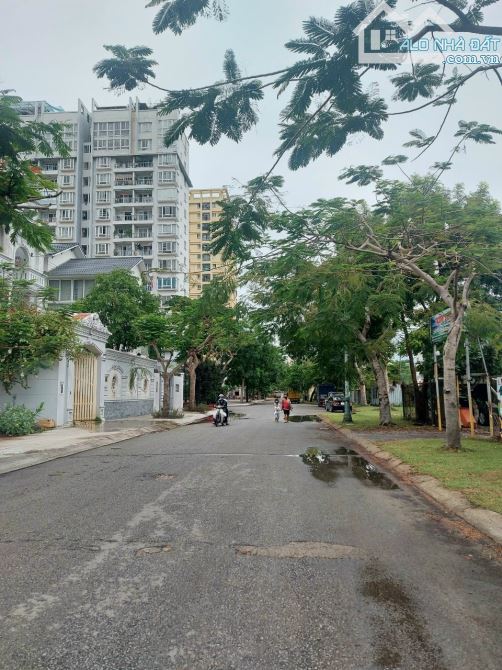 Bán đất biệt thự mặt sông đường 51 Nguyễn Duy Trinh Quận 2 cũ nền F5 (375m2) 105 tr/m2 - 2