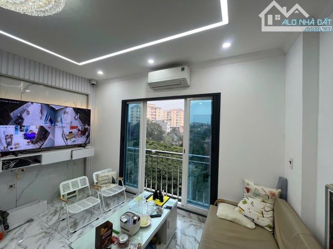 Chỉ 7.8 tỷ có ngay nhà Minh Khai,oto vào nhà, 6 tầng,view hồ thoáng vĩnh viễn,dân xây mới - 2