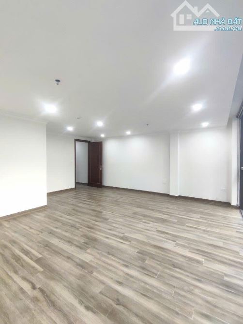 Bán TÒA VĂN PHÒNG , VỈA HÈ ĐÁ BÓNG, THIẾT KẾ HIỆN ĐẠI, THANG MÁY, 92m2 8 tầng giá TT - 3