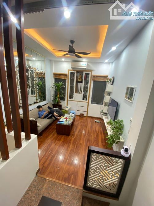 CẦN BÁN NHÀ MỖ LAO - 33M² - 4 TẦNG - 4 PHÒNG NGỦ  🏡 Vị trí đẹp:  Gần hồ điều hòa - 3