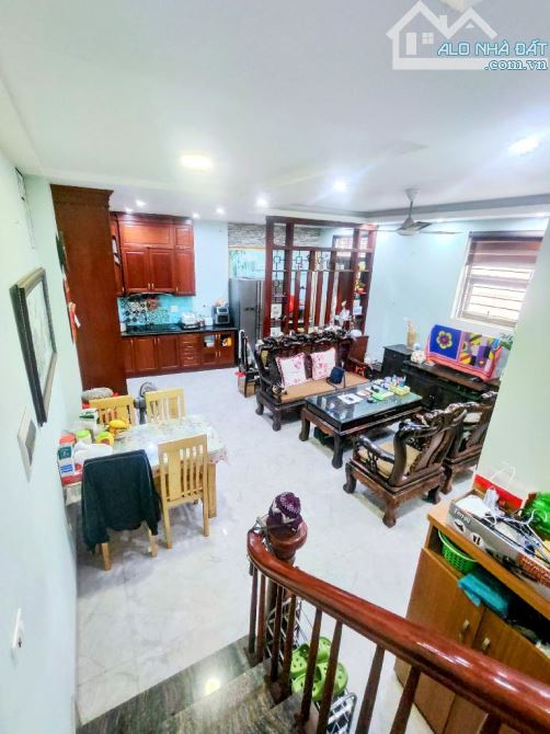 Bán nhà riêng 90m2x4T, mt 8m tại Hoàng Ngọc Phách, view công viên, ô chờ thang máy 33 tỷ - 3