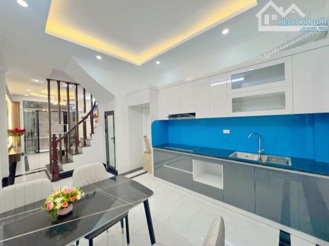 Nhà đẹp Minh Khai, gần Phố, ngõ rộng thoáng, full nội thất,4 ngủ.40m2 sổ.Giá 7.68 tỷ - 4