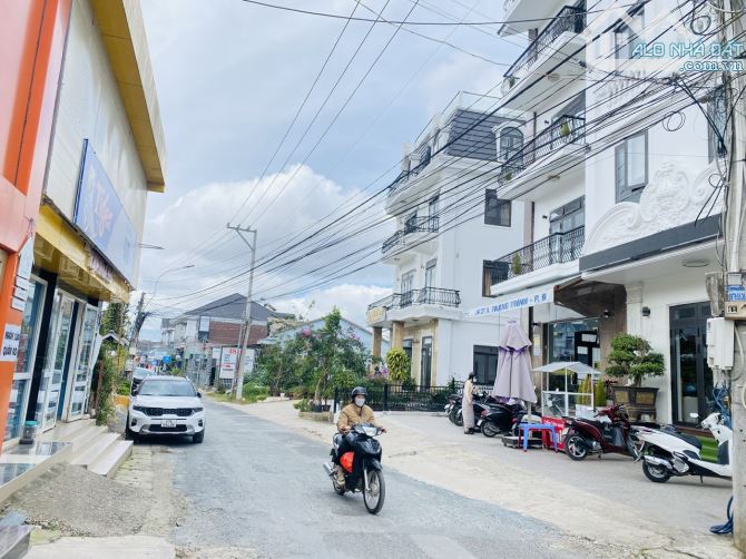 cần bán đất có sẵn 5 căn homestay mặt tiền Trạng Trình 936m² cách Hồ Xuân Hương 500m 57 tỷ - 4