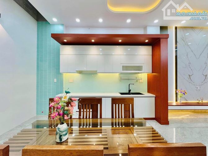 Cần bán gấp nhà xinh ở Lý Chính Thắng P9 quận 3 DT 55M2 1 trệt 3 lầu giá 2 tỷ 200 - 5