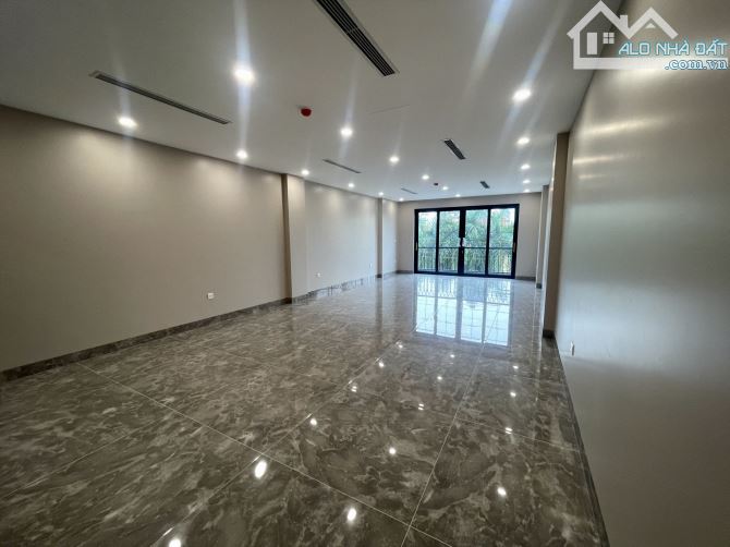 Cho thuê nhà mặt phố Đình Thôn . DT : 80 M * 7 Tầng . MT : 6 M . Thông sàn, Thang máy - 6