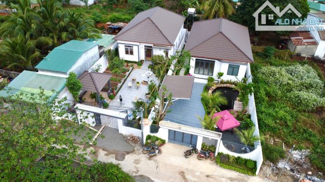 GIẢM GIÁ 200 TRIỆU BÁN NHANH NHÀ VƯỜN VILLA MINI MÁI NHẬT SAU LƯNG CHỢ EA KAO - BMT