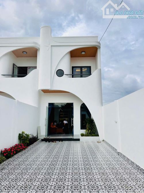 SIÊU PHẨM  ĐÓN TẾT  🏡 Nhà mới 100%, thiết kế mê lệch hiện đại ✅ Diện tích: 5x55m (thổ cư