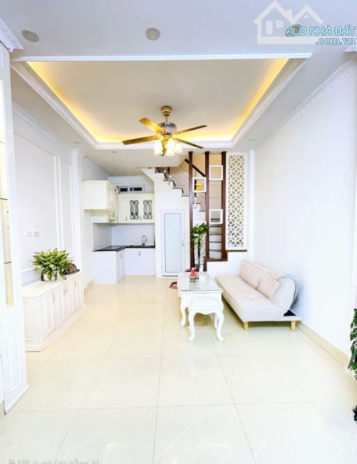 Khương Trung, nhà đẹp ở ngay, 30m2, 4 tầng, nhỉnh 4 tỷ.