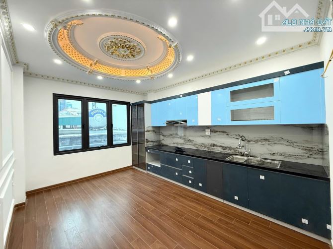 BÁN NHÀ PHỐ GIANG VĂN MINH ,BA ĐÌNH - Ô TÔ ĐỖ- PHỐ VIP - 2 THOÁNG -6 TẦNG X 40 M2 - GIÁ 10