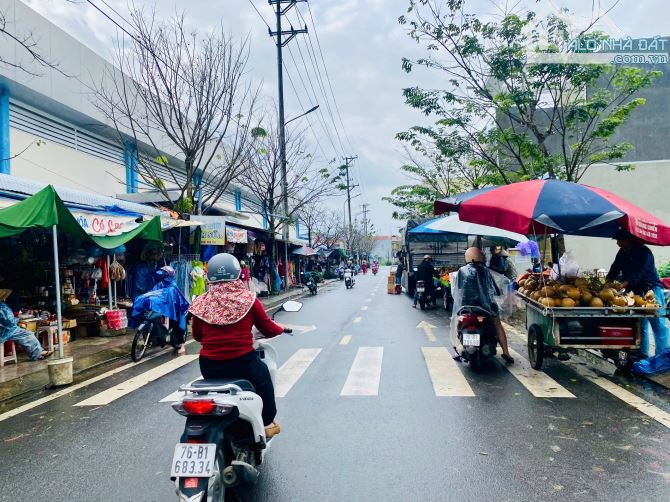 [ KĐT CHỢ MỚI HÀNG RƯỢU ] - BÁN LÔ MẶT TIỀN CHỢ. Có sẵn hàng lẻ, cặp đất