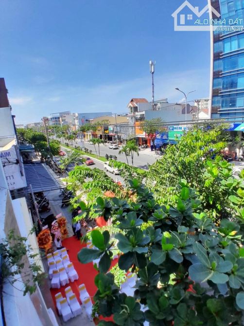 Bán Nhà Mặt Tiền Nguyễn Hữu Thọ-Sát Phan Đăng Lưu-Kiến Trúc Hiện Đại