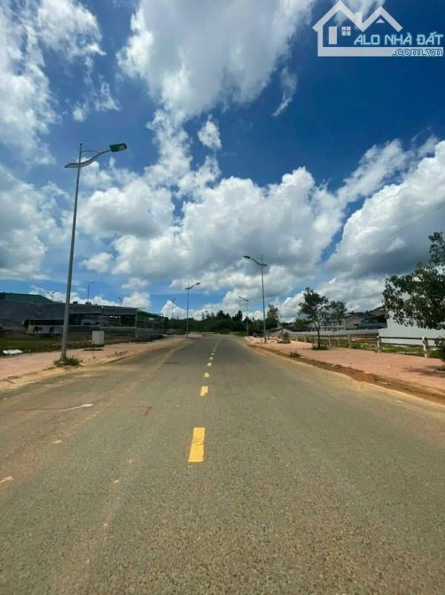 Đất Mặt Tiền KQH Khu Liên Hợp Thể Thao Tỉnh Lâm Đồng. 264m2. Ngang 12m. Giá 16,5 Tỷ
