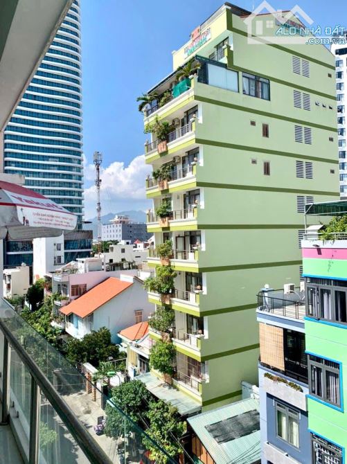 Khách sạn hẻm 8m Bạch Đằng Tân Lập Nha Trang 22 Phòng 160m2 ngang 8m