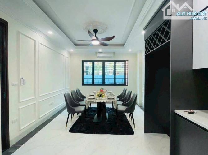 BÁN NHÀ 6T x 40M2 - THANG MÁY, OTO VÀO - QUAN HOA, CẦU GIẤY - GIÁ 14.6 TỶ  + NHÀ XÂY MỚI,