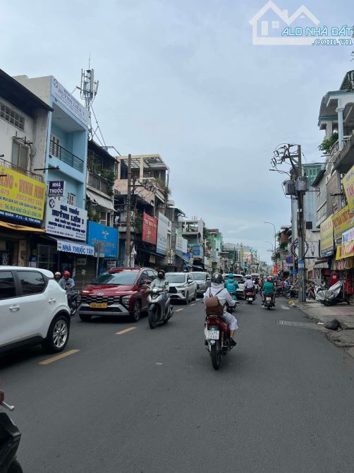 Tiện Đầu Tư MTKD LẠC LONG QUÂN ngay CHợ, khu KD ngày đêm