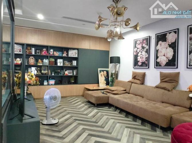 Bồ Đề 90m2, 7 Tầng Gara Ô Tô Thang Máy, Kinh Doanh, Ngõ Ô Tô Thông Phố Hồng Tiến 21.X Tỷ