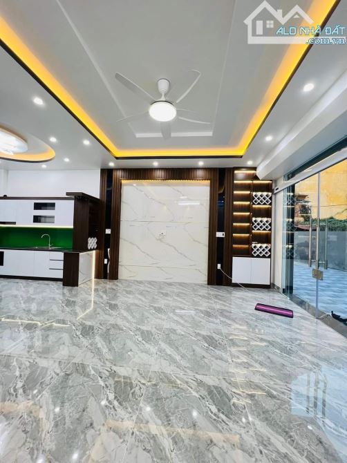 Nhà mới đẹp 3 tầng ngõ ô tô đỗ cửa - Chợ Vĩnh Khê - gần Hoàng Huy An Đồng
