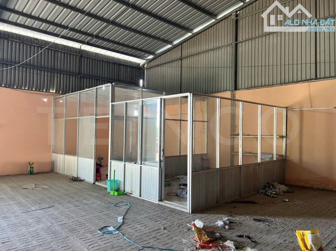 Cho thuê kho xưởng bãi 570m² kho xây dựng 450m2 mặt tiền đường Lộ Vòng Cung ( DT 923) - 1