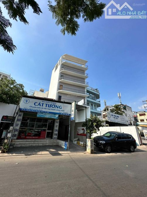 Cho thuê tòa nhà mặt tiền số 9 Xuân Thủy, Quận 2, DT: 10x35m, 1 hầm 7 lầu, DTSD: 2.800m2 - 1