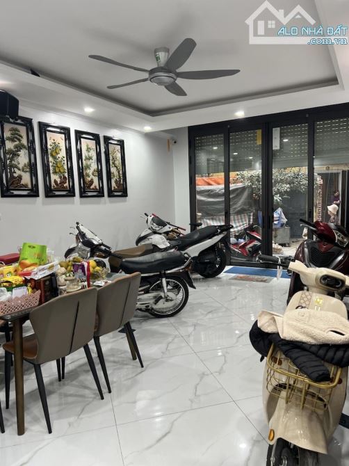 Bán nhà ĐƯỜNG NGUYỄN TRÃI 20M Ra Ô tô tránh 6 Tầng Thang Máy Nhà Đẹp 37m2 4,7M Mặt tiền - 1