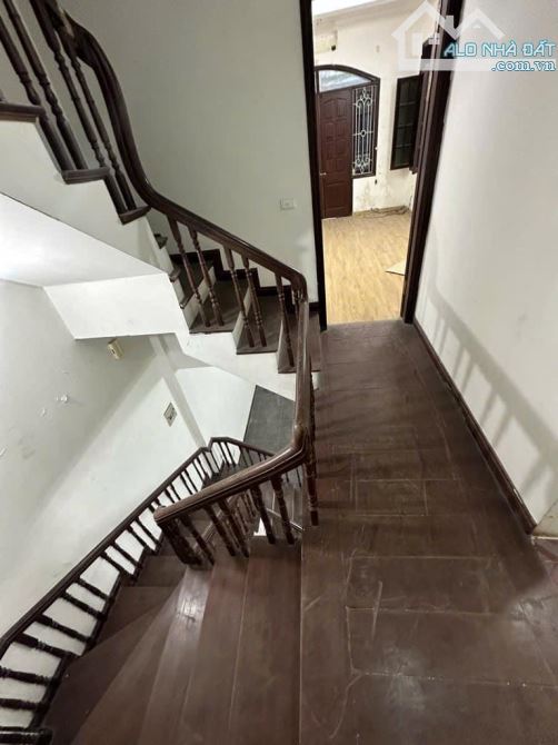 Chính chủ bán nhà phân lô Phùng Chí Kiên-Hoàng Sâm, 60m2 ô tô vào nhà, nhỉnh 16 tỉ. - 2