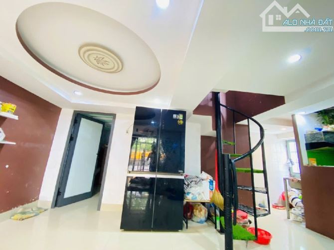 BÁN NHÀ HÀ HUY TẬP - THANH KHÊ DT 70 m2 OTO THÔNG TỨ HƯỚNG GIÁ 2tỷ8 - 2