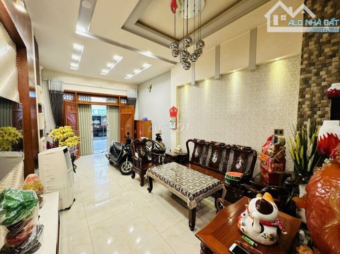 Bán nhà HXH 10m Thân Nhân Trung. P13, DT: 4.2 x 19m, 4 Tầng - 12.9 tỷ TL - 2