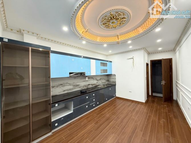 BÁN NHÀ PHỐ GIANG VĂN MINH ,BA ĐÌNH - Ô TÔ ĐỖ- PHỐ VIP - 2 THOÁNG -6 TẦNG X 40 M2 - GIÁ 10 - 2