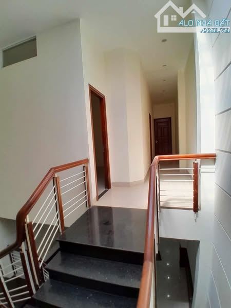 Bán Nhà Mặt Tiền Nguyễn Hữu Thọ-Sát Phan Đăng Lưu-Kiến Trúc Hiện Đại - 2