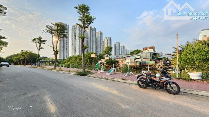 Bán Biệt Thự Căn Góc View Sông Tân Phong, Quận 7, DT6.1m Nở Hậu 9.9m x 13.5m, 35 ty - 2