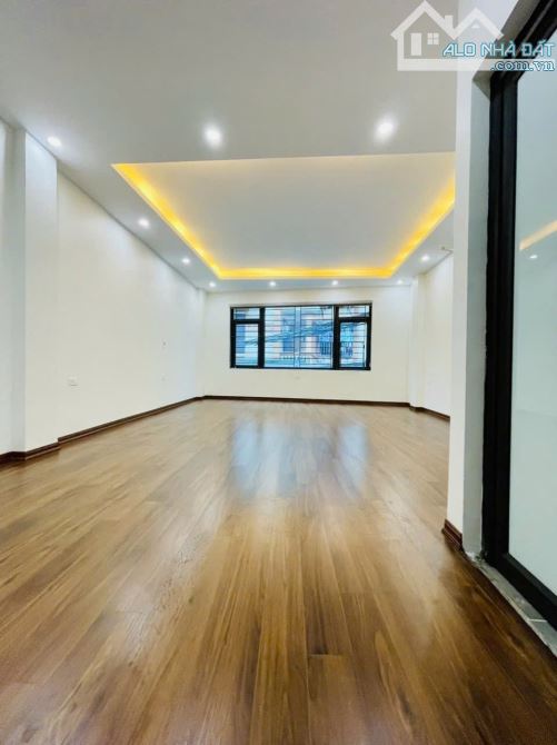 Bán nhà mới  mặt ngõ Phố Hồ Tùng Mậu , 40m2, 5 tầng ,mặt tiền 5m,lô góc  gần phố ,giá 7 tỷ - 2