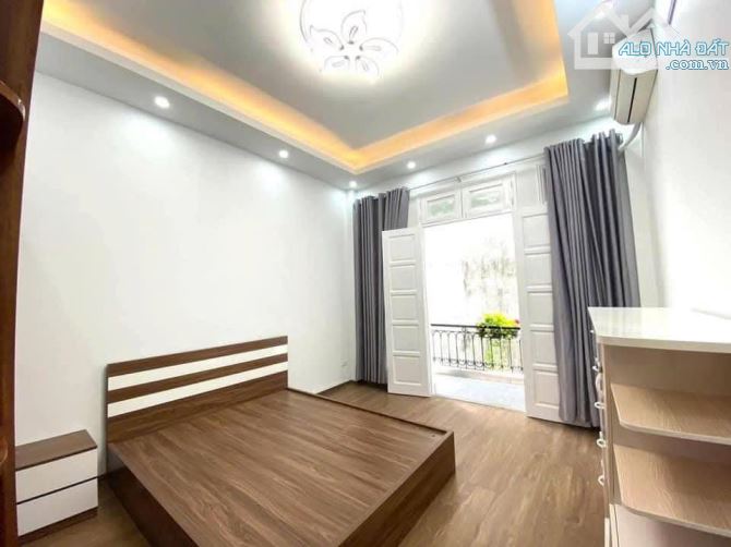 BÁN NHÀ MẶT NGÕ PHỐ TRUNG KÍNH - NGÕ THÔNG DÂN XÂY 2 THOÁNG - 51M2 - 4 TẦNG - GIÁ 12.8 TỶ - 2