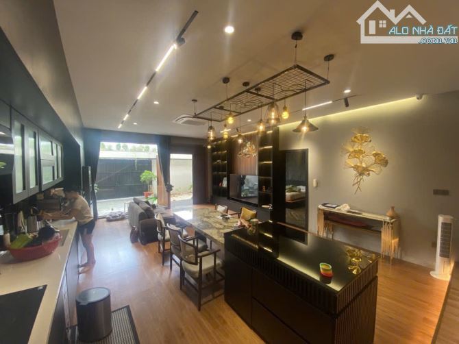 VILLA FULL NỘI THẤT ĐẸP HIỆN ĐẠI - NGUYỄN ĐÌNH HOÀN, SƠN TRÀ, ĐÀ NẴNG - GIÁ CHỈ 11.2 TỶ - 2