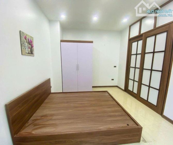 Cho thuê căn hộ chung cư 36 Giang Văn Minh, 70m2, tầng 3, 2 ngủ, 12tr - cho ở hộ GĐ, nhóm - 3