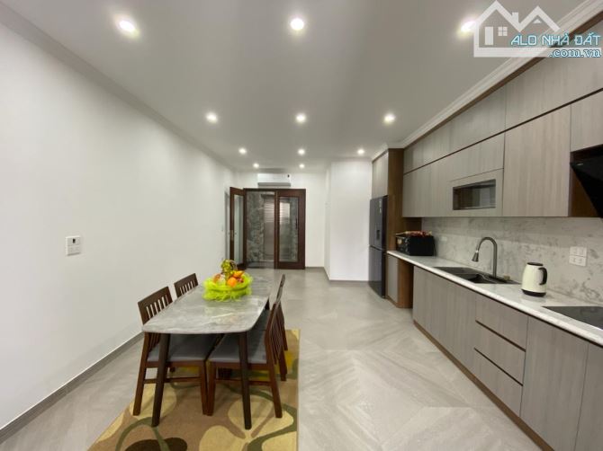 TRUNG TÂM CẦU GIẤY - PHÂN LÔ 50M2 - 8 TẦNG - THANG MÁY - Ô TÔ VÀO NHÀ - 3