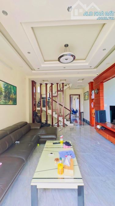 Khu phân lô Linh Xuân, Thủ Đức - 4 tầng, 60m2 - xe hơi vào nhà - Sổ vuông,hoàn công. - 3