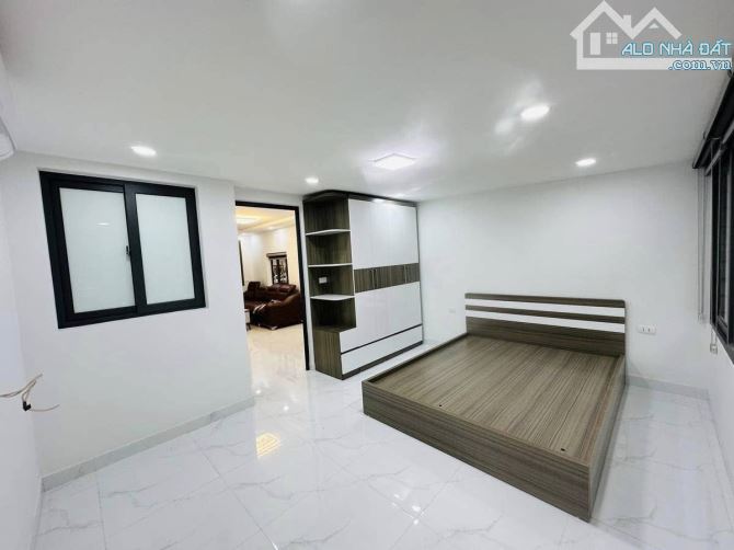 Nhà Siêu Đẹp Đón Tết - Nguyên Hồng, Ba Đình, 5 Tầng, 33m², Chỉ 4 tỷ 3! - 3