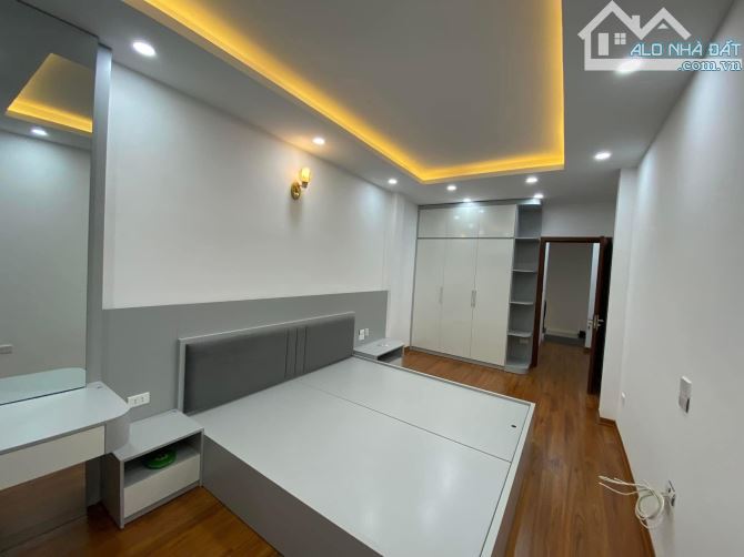 Thanh Xuân 41m2 x 6T - Ô Tô Đỗ Cách Nhà 20M - Phố Khương Đình - MT 3.6M - Gía 8.9 tỷ. - 4