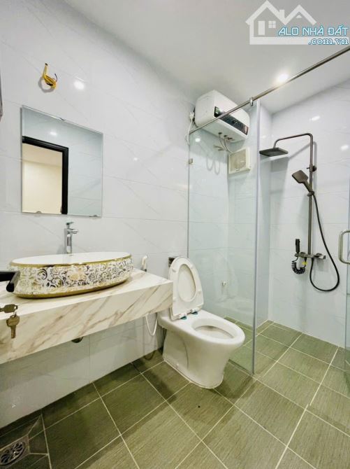 Bán nhà mới  mặt ngõ Phố Hồ Tùng Mậu , 40m2, 5 tầng ,mặt tiền 5m,lô góc  gần phố ,giá 7 tỷ - 4