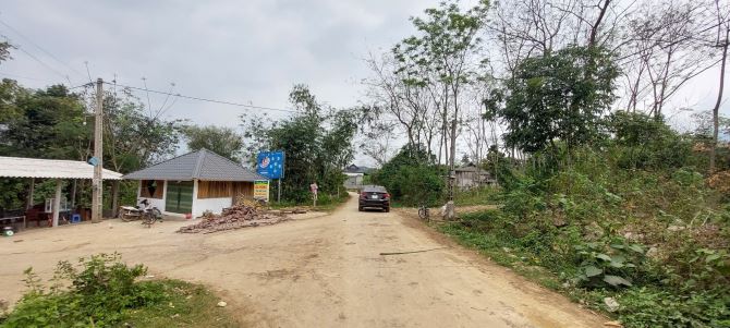 CHỦ CẦN TIỀN BÁN CẮT LÔ ĐẤT TRỤC ĐG ĐI KDL SUỐI HOA - NGÒI HOA SÔNG ĐÀ  GIÁ 3XXTR - 3