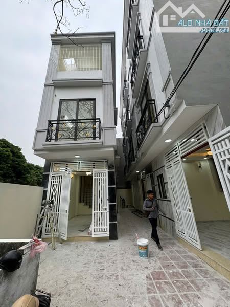 Nhà đẹp, giá hợp lý, ô tô đỗ cửa( 33m2- 4 tầng)Giá 1.95 tỷ. Phụng Châu-Chương Mỹ.