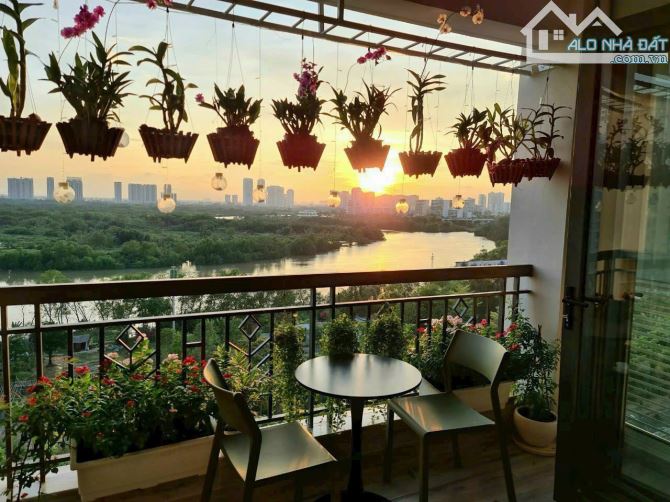 Bán căn hộ view sông Green View 106m2, nhà đẹp 3PN, tặng nội thất mới ngay Phú mỹ hưng