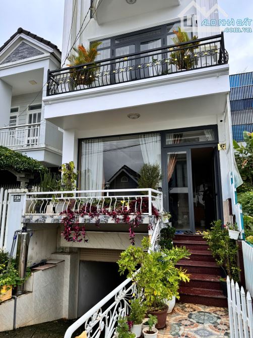Bán Nhà Phố Mặt Tiền KQH An Sơn, Đà Lạt - Nhà Mới 4 Tầng, Sổ Riêng, 10.5 Tỷ