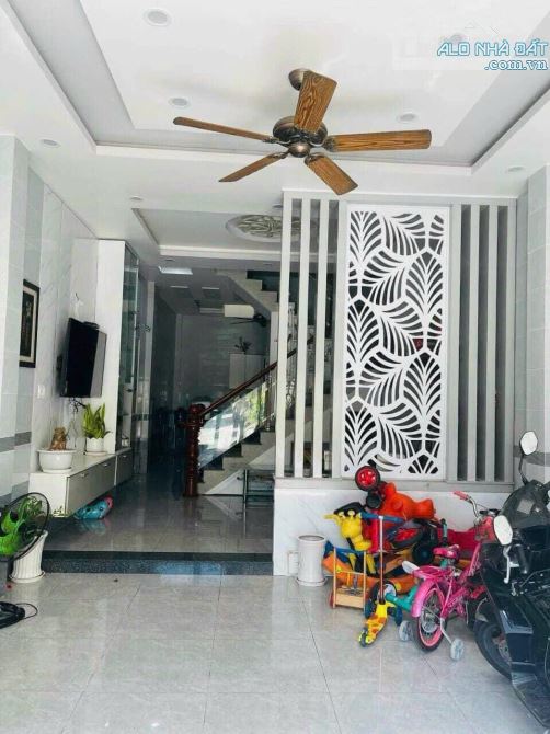 BÁN CĂN NHÀ GIÁ -  bằng tiền lô đất , P TAM HIỆP Chỉ còn 3 tỉ 600 triệu