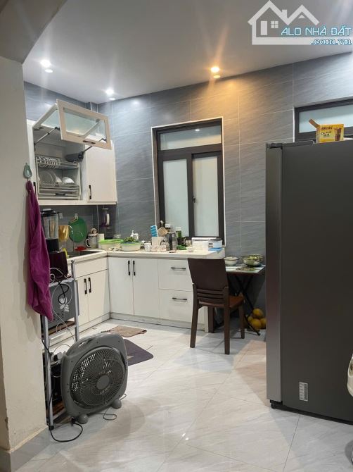 Cho thuê nhà 5 tầng ngõ Gốc Đề Minh Khai Dt: 50m2 4pn 1 thờ full nội thất