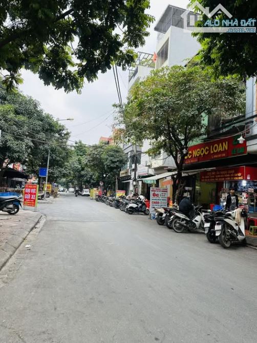 Cần bán nhà 4 tầng, phố Lê Lai, chợ Hà Đông, Dt 85m2, lô góc kinh doanh ngày đêm giá 26,5