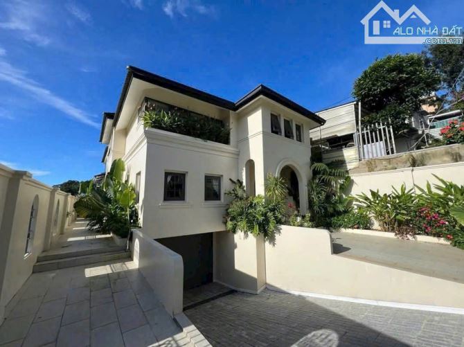 Bán biệt thự kiến trúc Địa Trung Hải thành phố Đà Lạt