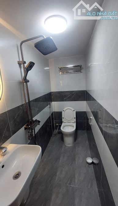 Bán gấp nhà mới đẹp tại Khương Trung, 5,7 tỷ, 28m², 5 tầng, 3PN, 3WC, giá siêu hời - 10