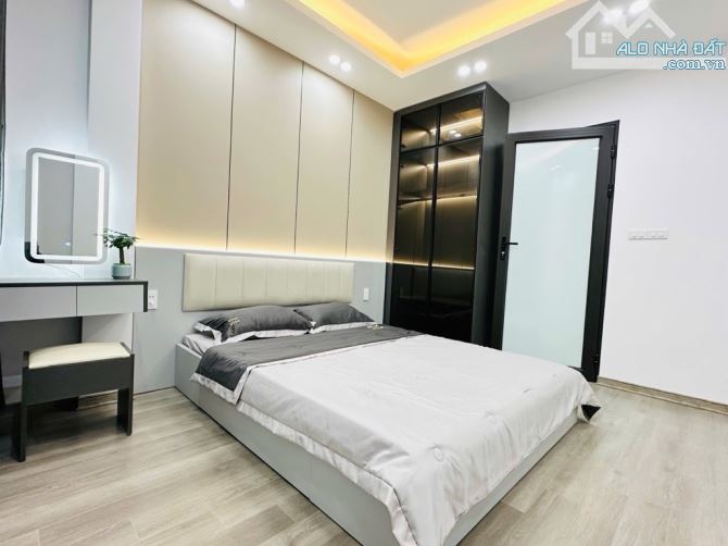 🏡 NHÀ ĐẸP VĂN HƯƠNG TÔN ĐỨC THẮNG,NGÕ NÔNG,THOÁNG SÁNG,Full Nội Thất,DT 25m2,5 Tầng,Giá 4 - 1